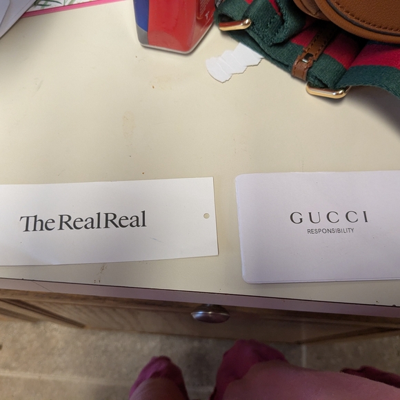 Gucci Brown Leather Shoulder Bag with Gold Accents - Picture 14 of 16